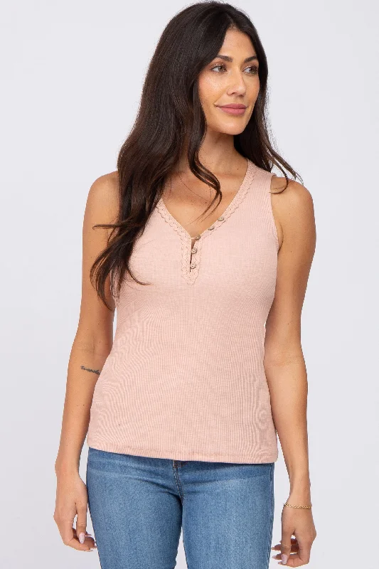 Performance singletPink Ribbed Crochet Button Accent Tank