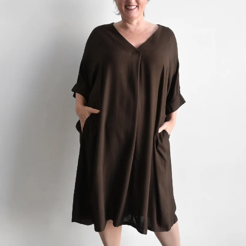 Waterproof DressWaterproof DressLucy In The Sky Kaftan Dress - Peppercorn Brown