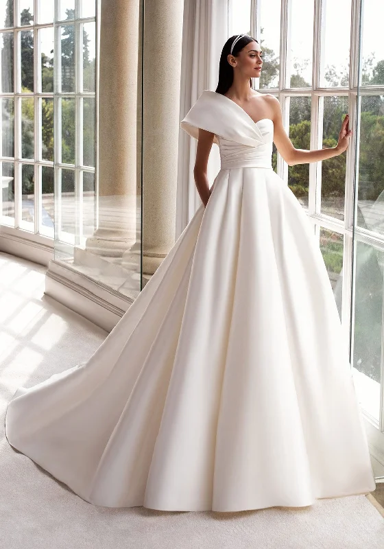 Strapless DressStrapless DressPronovias Sedna Wedding Dress, Ivory